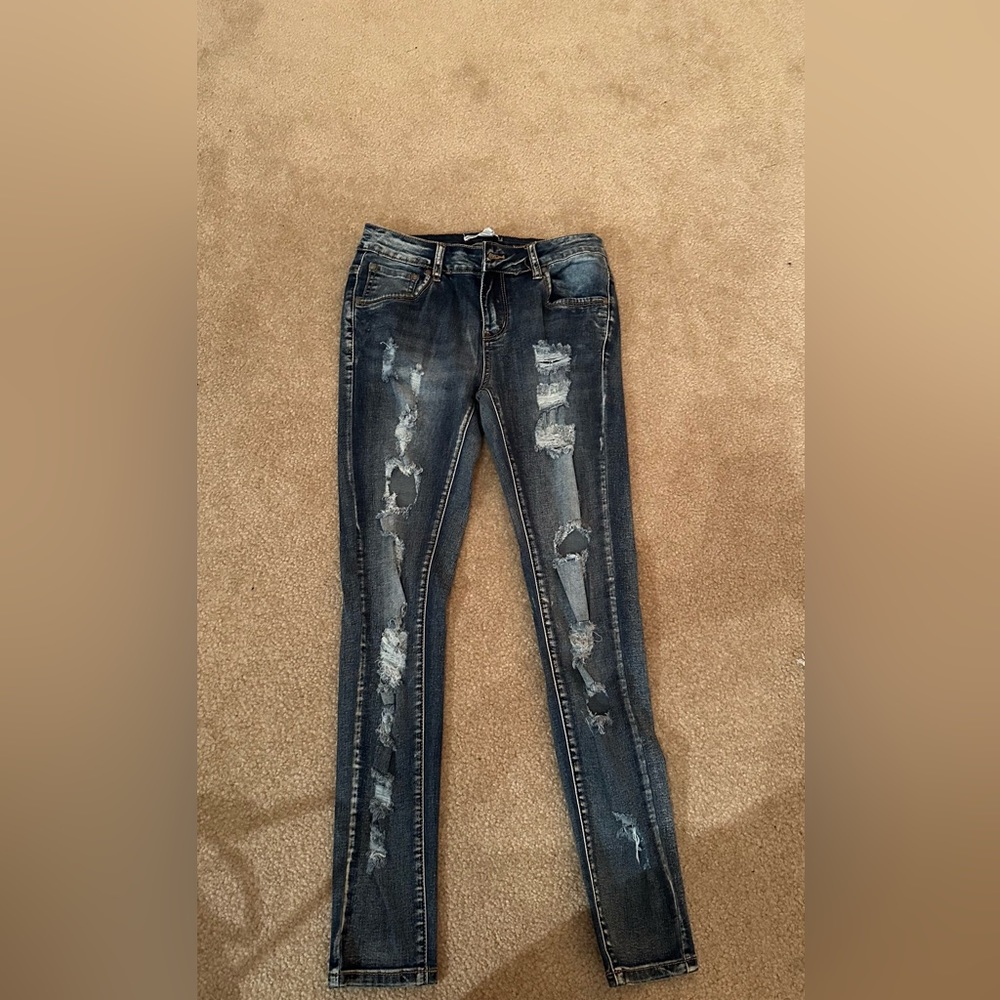 Ripped skinny jeans